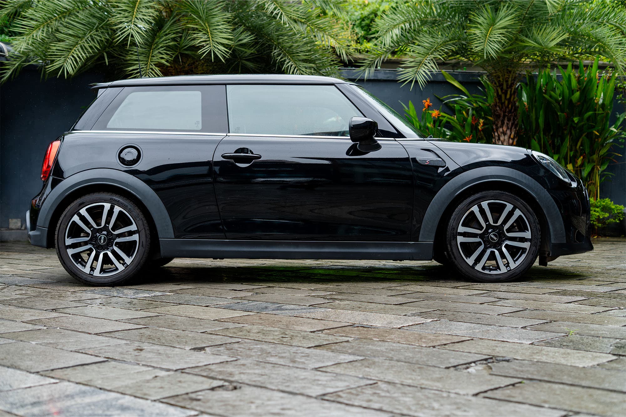 2022 MINI COOPER S (3-DOOR) LCI2 — Photo 2