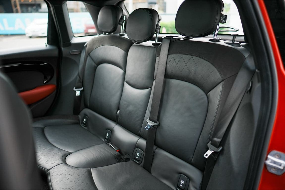 2016 MINI COOPER D 5 DOOR — Photo 6