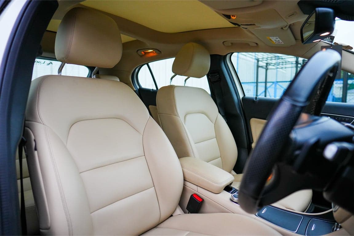 2019 MERCEDES-BENZ GLA 200D — Photo 8
