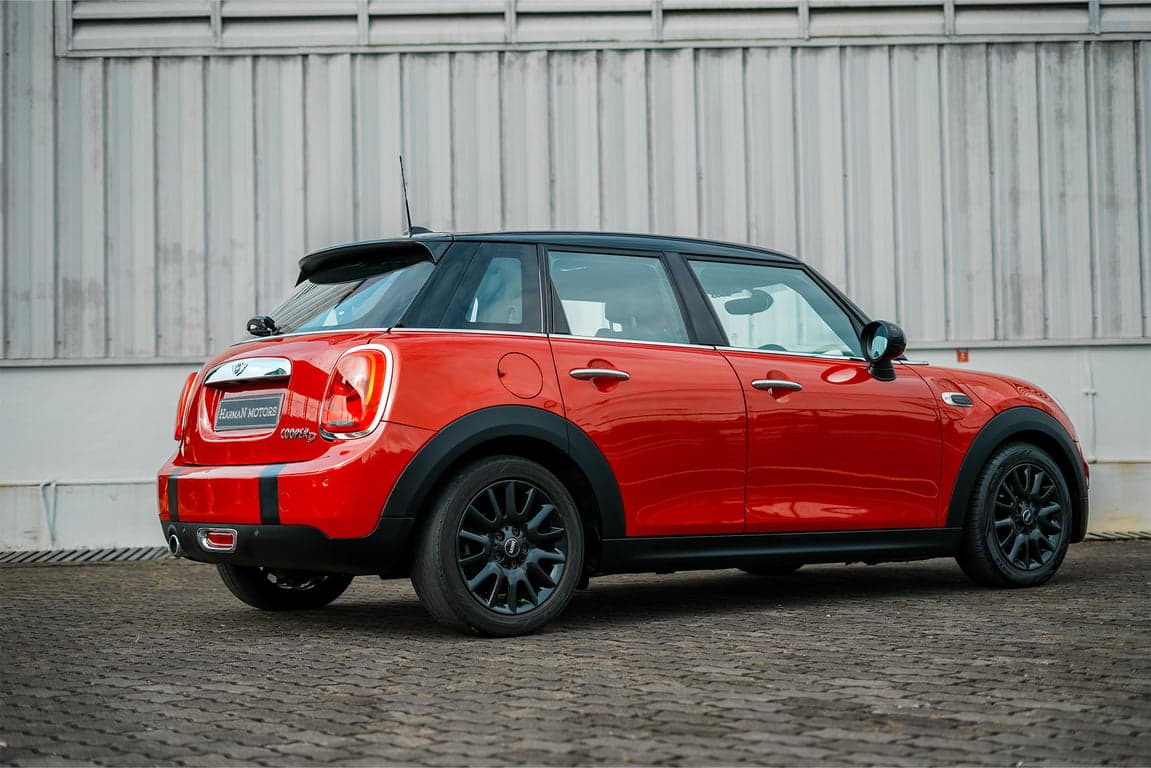 2016 MINI COOPER D 5 DOOR — Photo 11