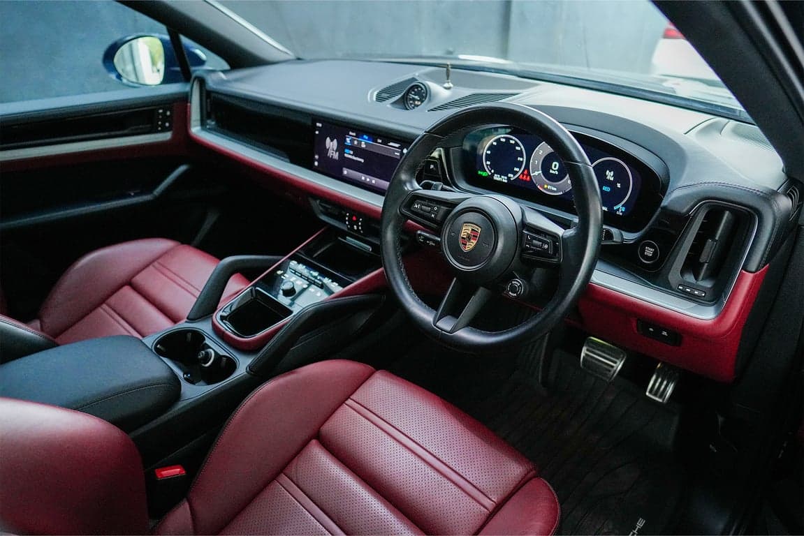 2024 PORSCHE CAYENNE COUPE — Photo 13