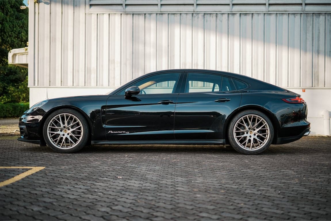 2020 PORSCHE PANAMERA 4 10 YEARS EDITION — Photo 11
