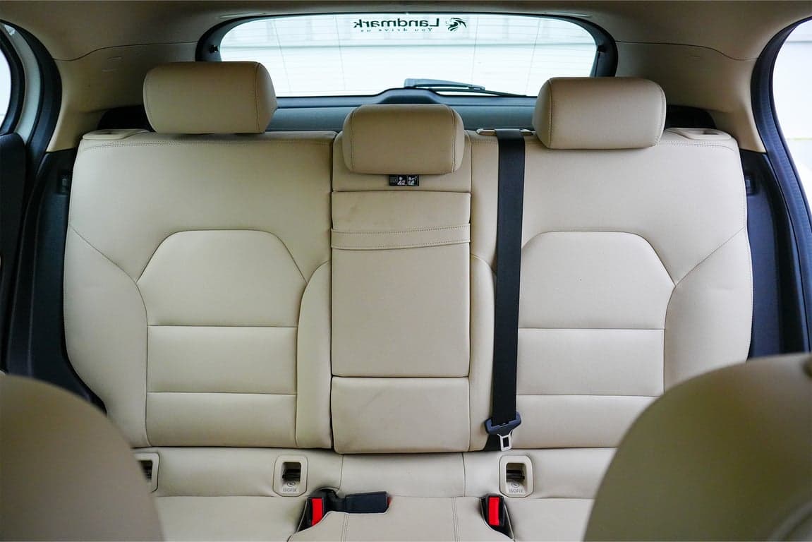 2019 MERCEDES-BENZ GLA 200D — Photo 10