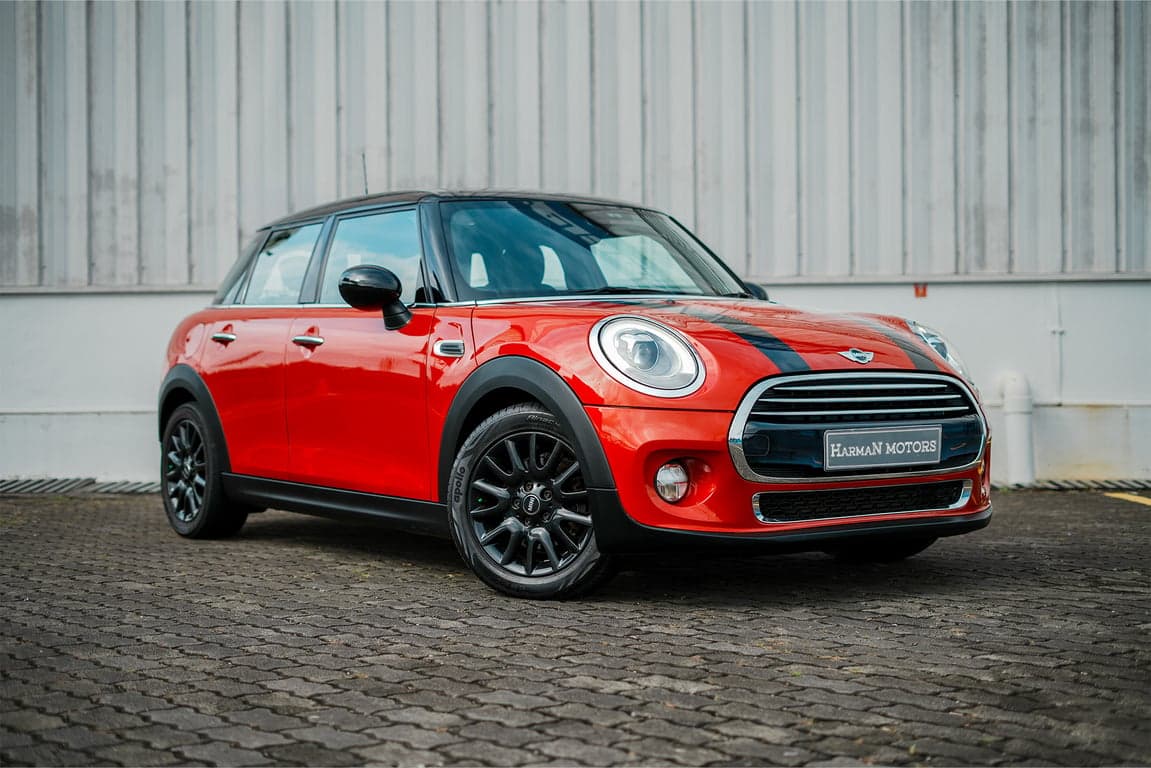 2016 MINI COOPER D 5 DOOR — Photo 1