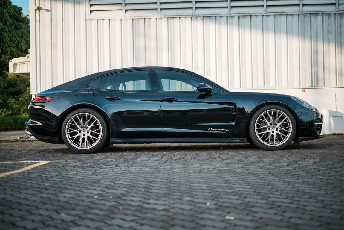 2020 PORSCHE PANAMERA 4 10 YEARS EDITION — Photo 3
