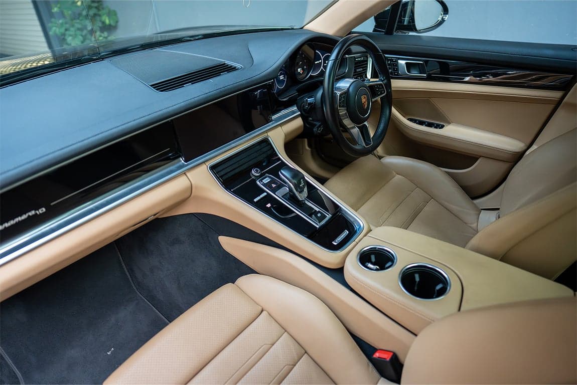 2020 PORSCHE PANAMERA 4 — Photo 8