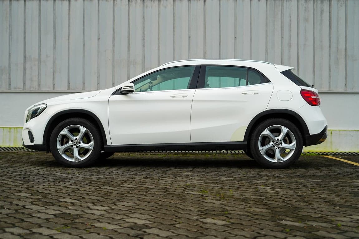 2019 MERCEDES-BENZ GLA 200D — Photo 6