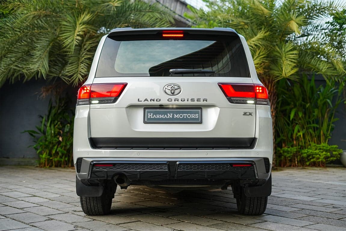 2022 TOYOTA LAND CRUISER 300 ZX — Photo 3