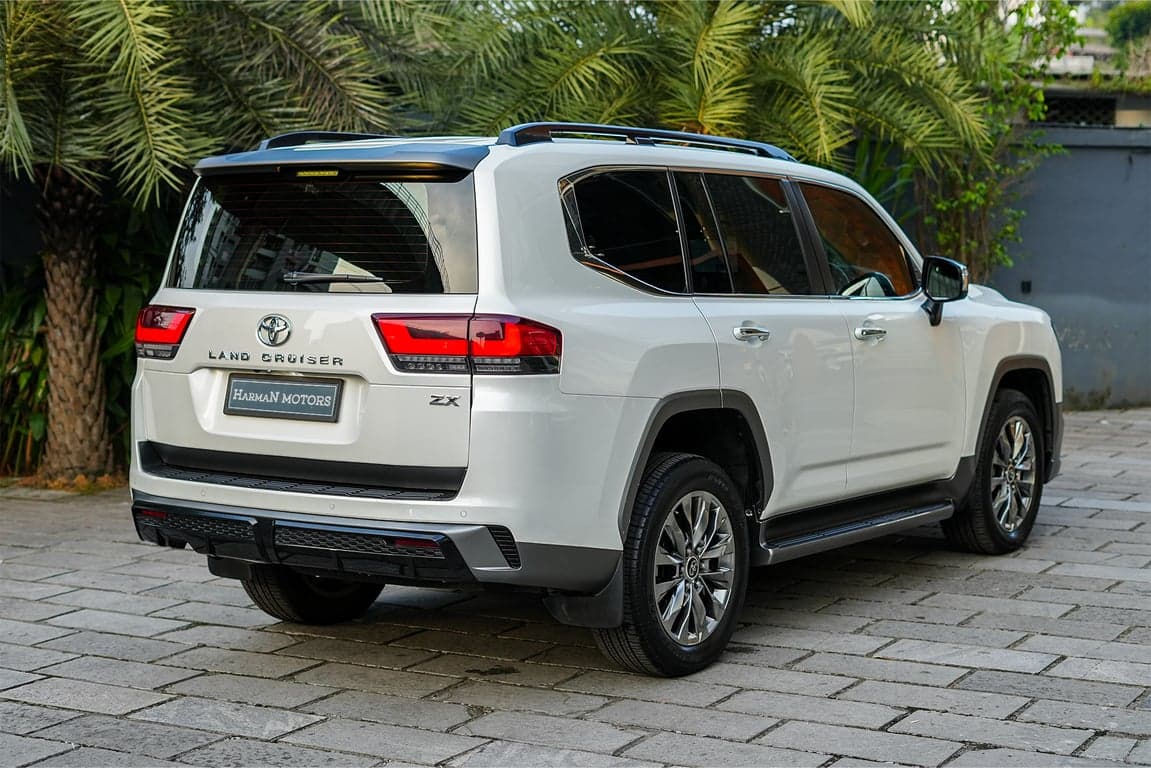 2022 TOYOTA LAND CRUISER 300 ZX — Photo 2