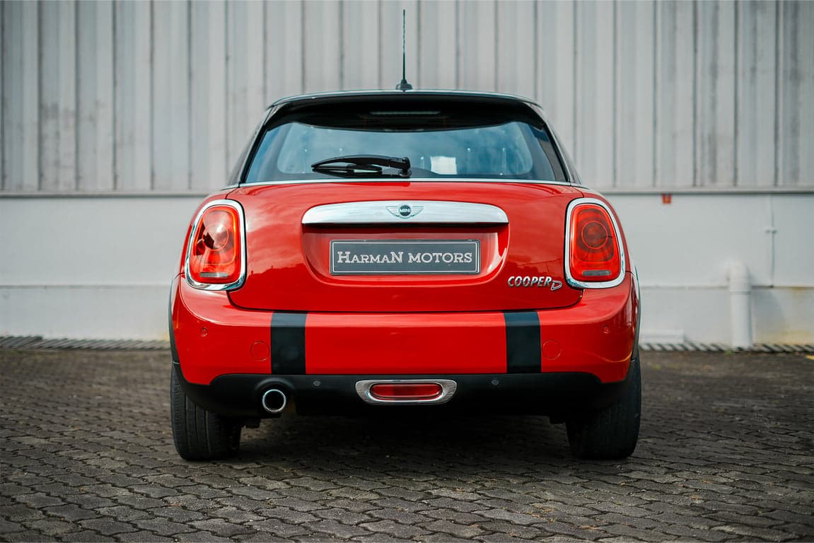 2016 MINI COOPER D 5 DOOR — Photo 10