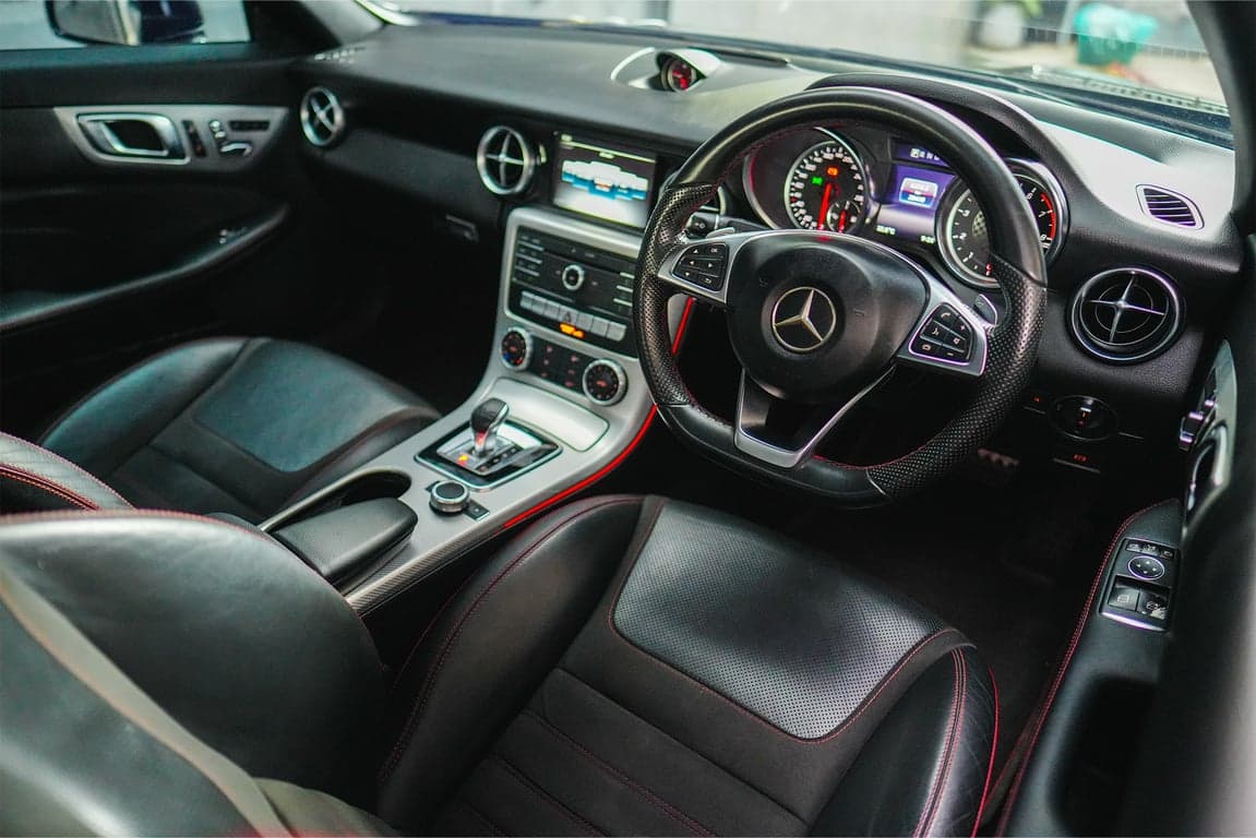 2017 MERCEDES-BEN SLC 43 AMG — Photo 9