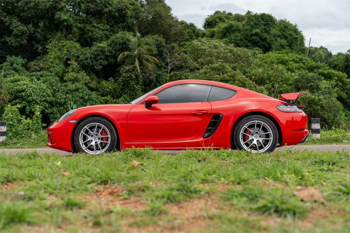 2018 PORSCHE CAYMAN 718 — Photo 2