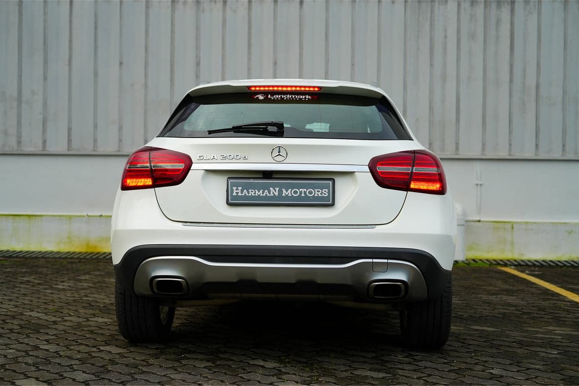 2019 MERCEDES-BENZ GLA 200D — Photo 3