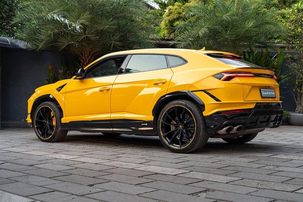 2023 LAMBORGHINI URUS S — Photo 2
