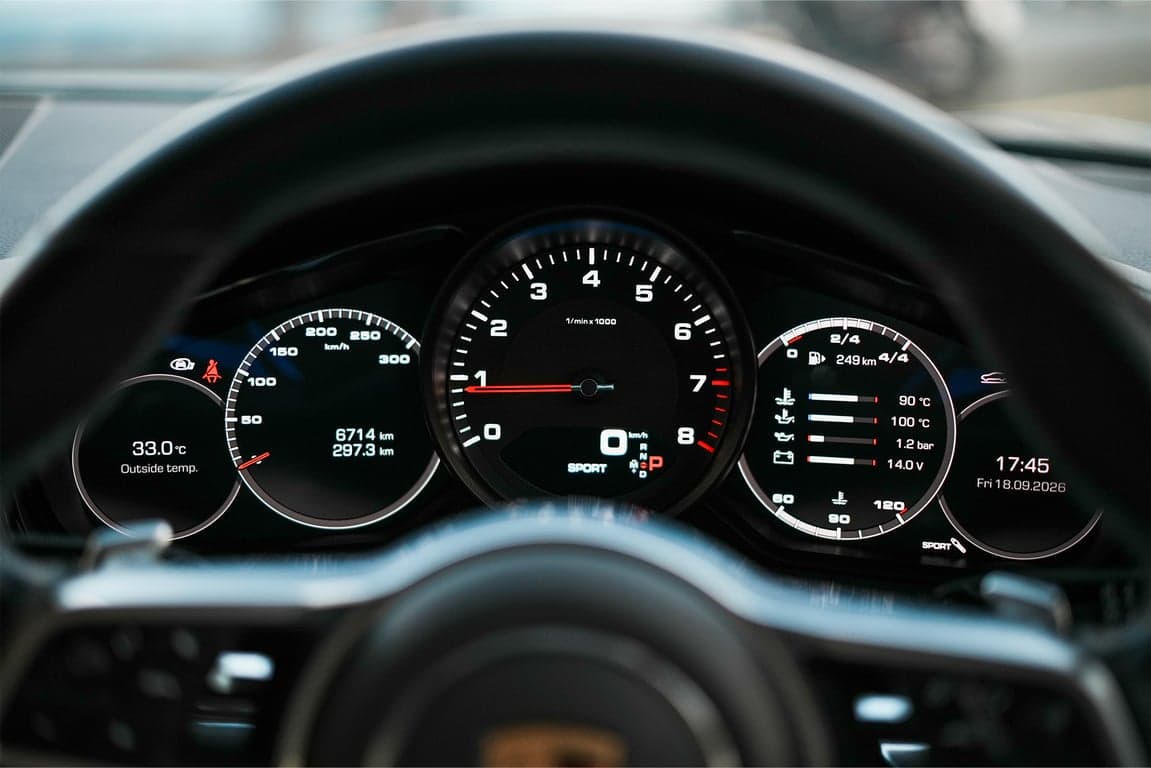 2020 PORSCHE PANAMERA 4 10 YEARS EDITION — Photo 6