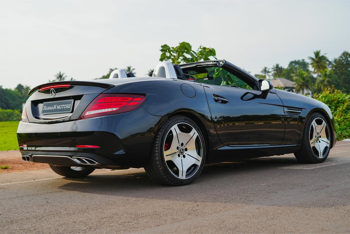 2017 MERCEDES-BEN SLC 43 AMG — Photo 4