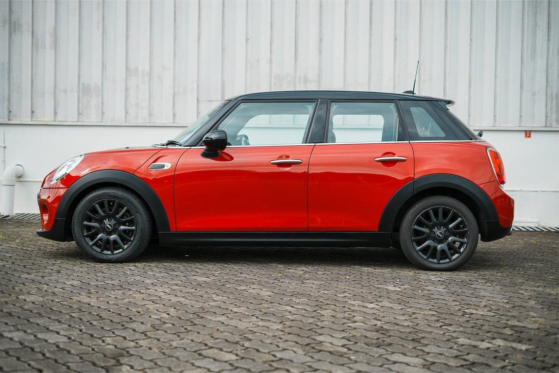 2016 MINI COOPER D 5 DOOR — Photo 3