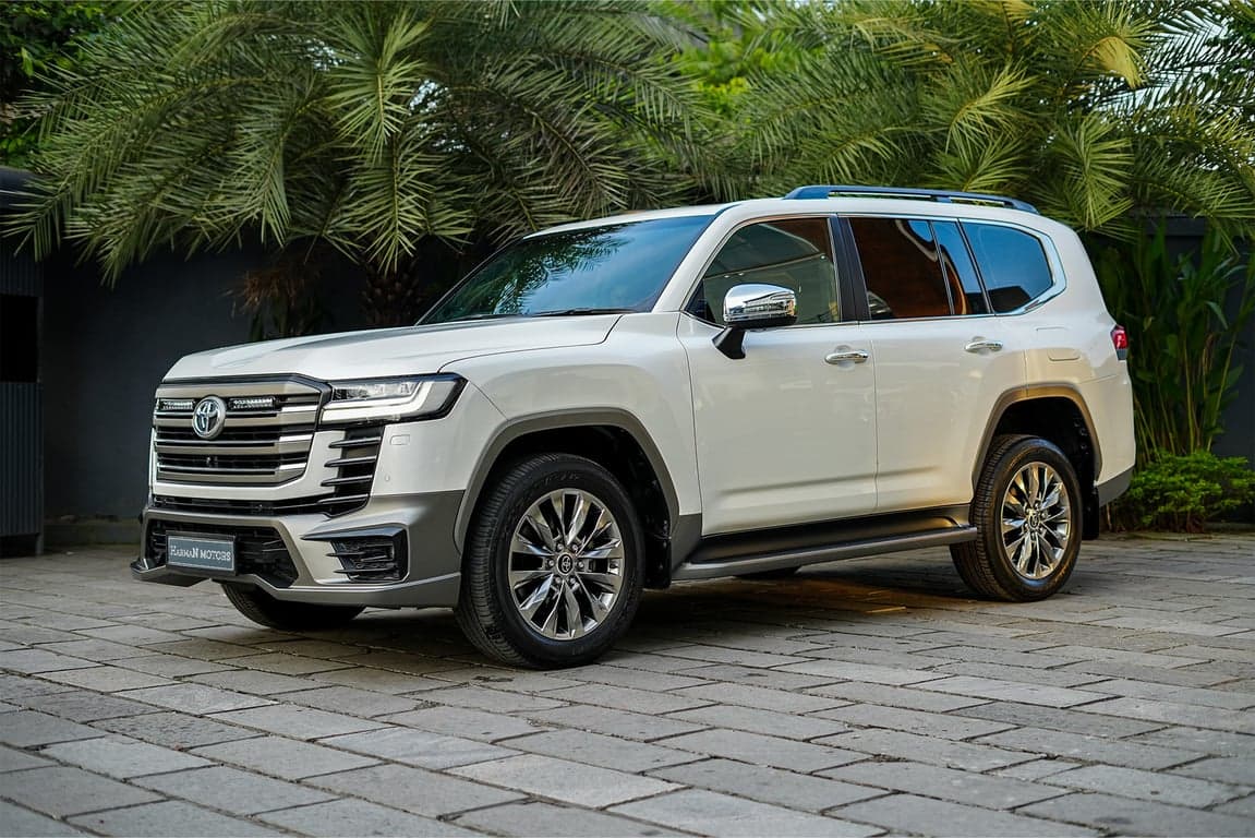 2022 TOYOTA LAND CRUISER 300 ZX — Photo 6