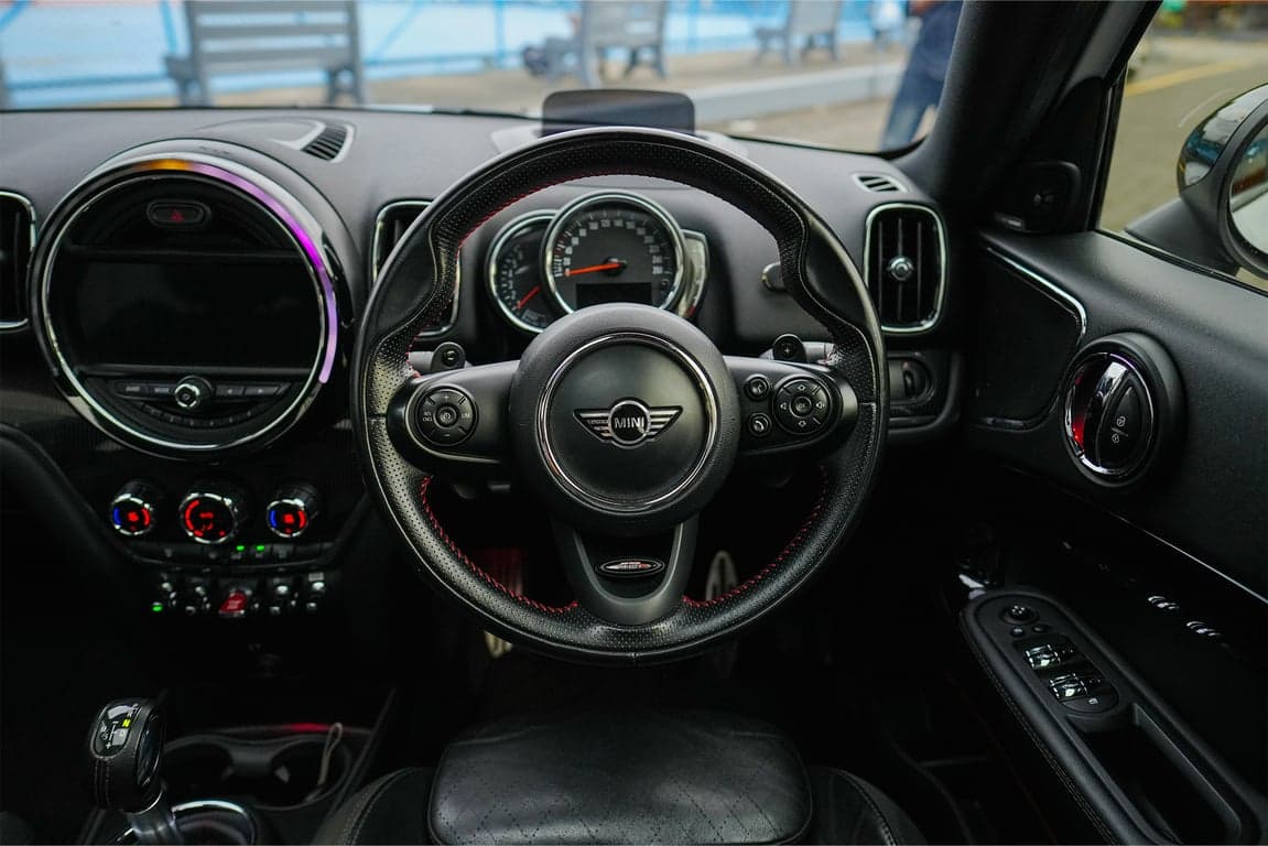 2018 MINI COUNTRYMAN S JCW — Photo 2