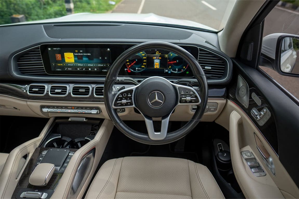 2021 MERCEDES-BENZ GLS 400D — Photo 2
