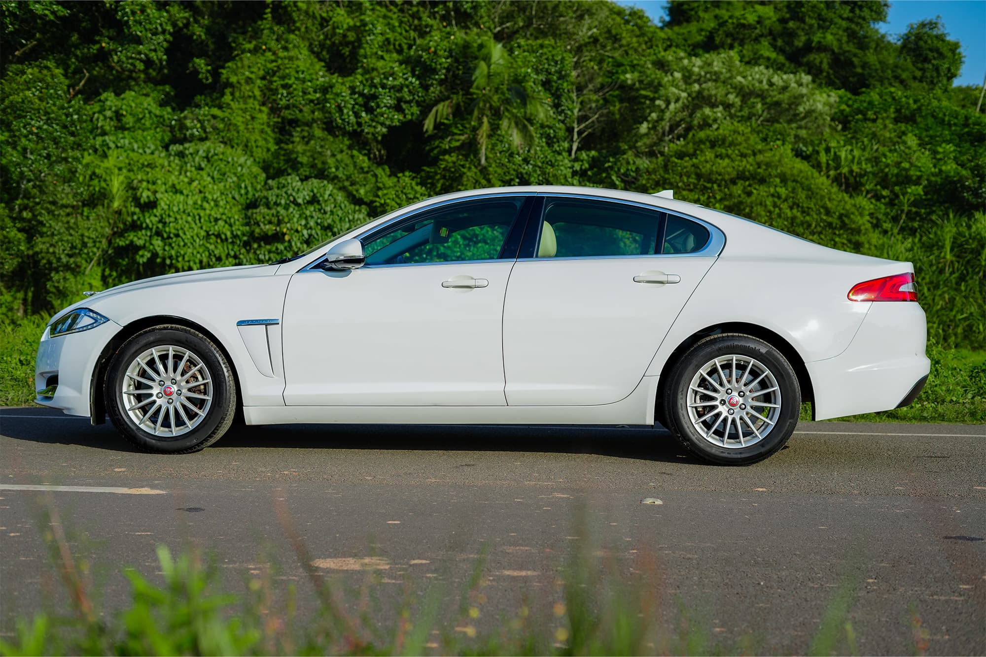 2015 JAGUAR XF 2.2 LUXURY — Photo 3