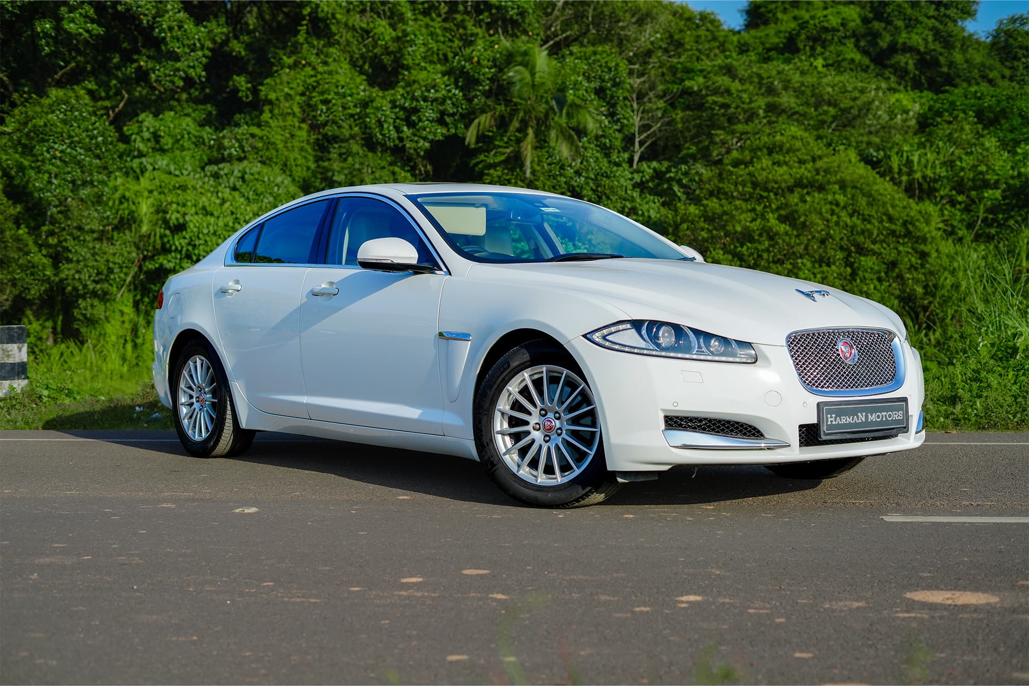 2015 JAGUAR XF 2.2 LUXURY — Photo 5